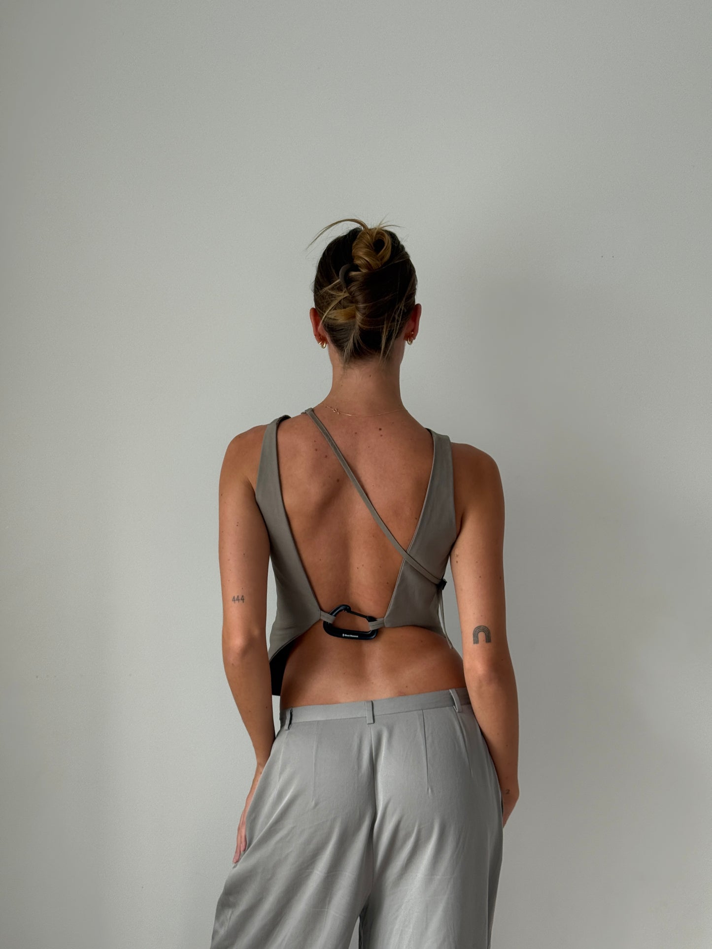 Incline Top Taupe